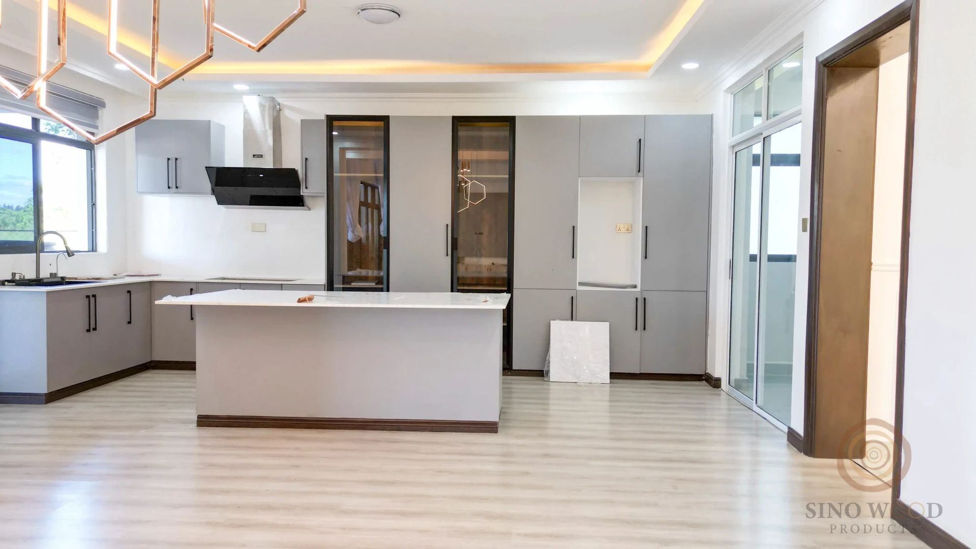 Kitchens made to fit your space exactly.