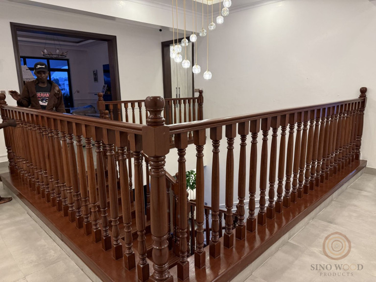 Turned Mahogany Balustrade – Landing