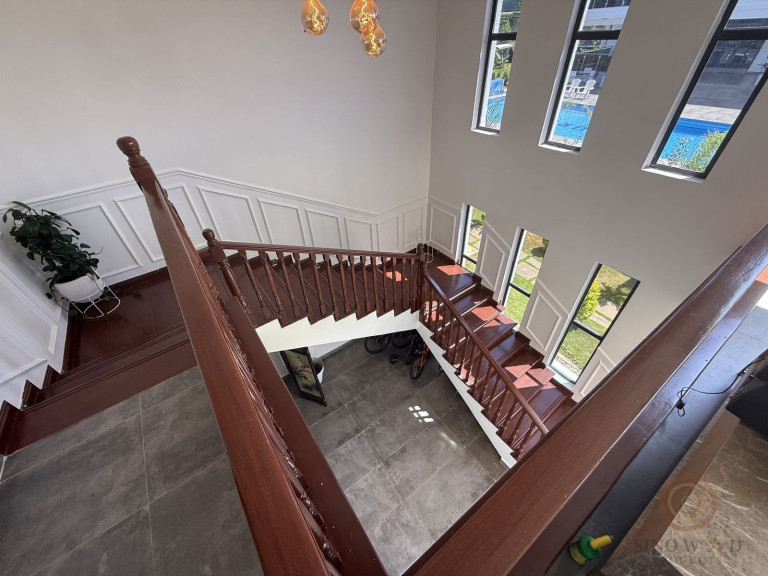 Classic Mahogany Staircase with Turned Balusters