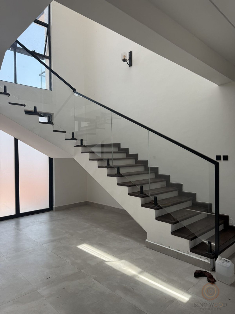 Floating Staircase with Glass Balustrade